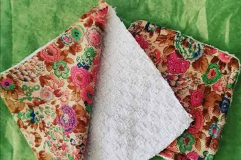Remplacer ses disques de cotons par des lingettes démaquillantes en tissu, par exemple ! Comment Faire Des Lingettes Demaquillantes Mimitricot